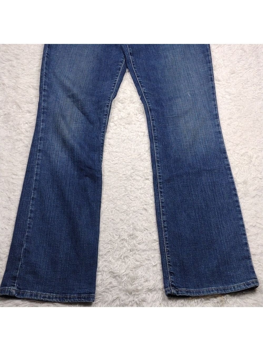 Levi's 550 Blue Medium Wash Five Pocket High Rise Relaxed Boot Cut Denim Jean - Picture 4 of 15